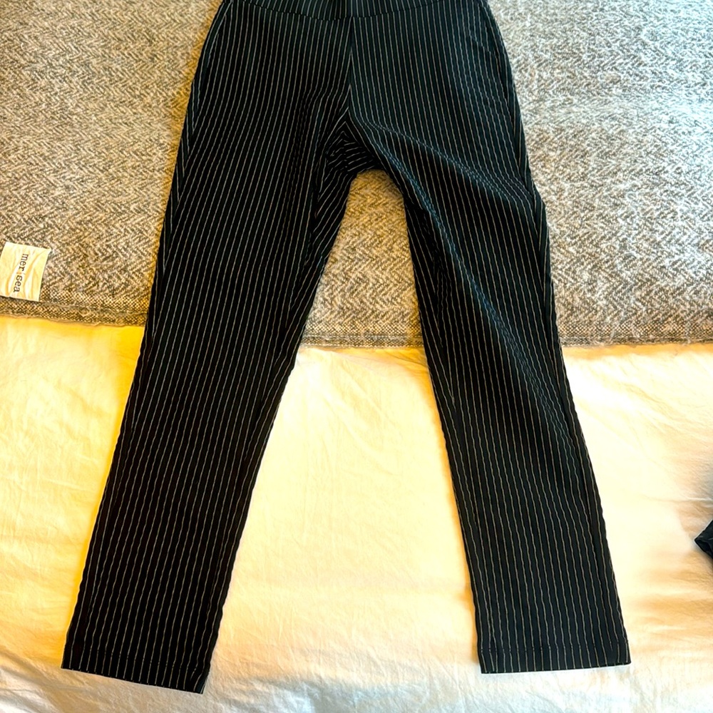 Who what wear ankle pants stretch stripes 8 black